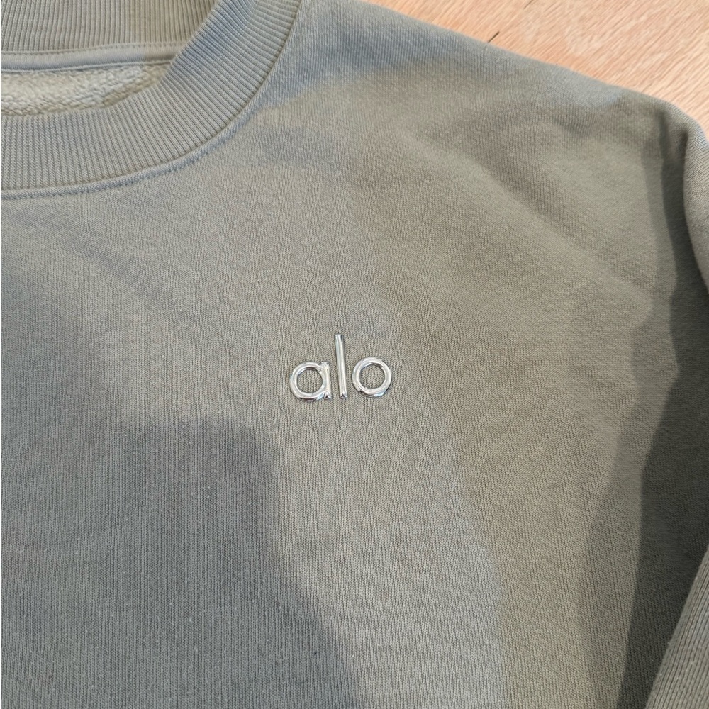 ALO Yoga Green Crewneck Sweater